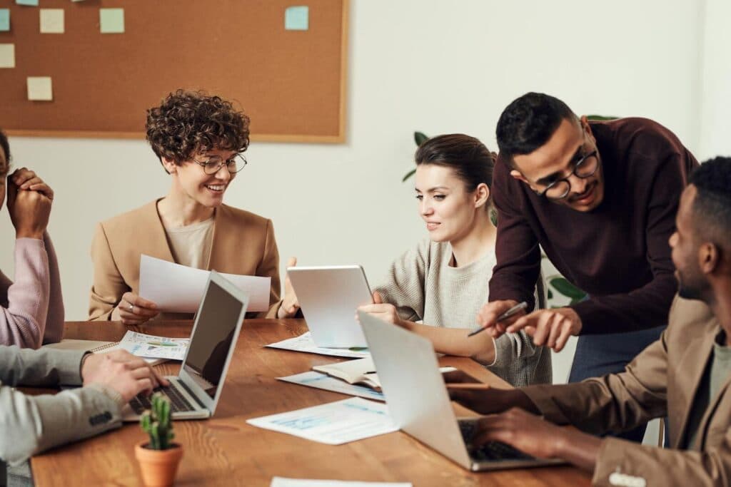 comparação ClickUp vs Asana vs Monday para empresas